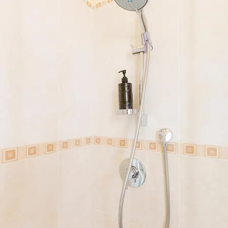 Casa In Centro - 300mt Da Ariston E Pista Ciclabile דירה
